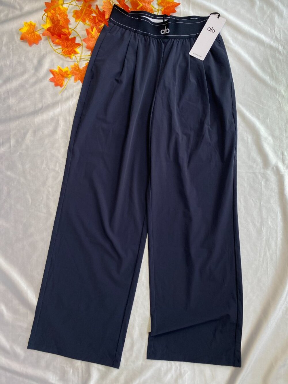 New ALO Yoga Suit Up Trouser Navy Blue🧀Flowy Wide Leg Pant Classic Chic💓 - Picture 2 of 9